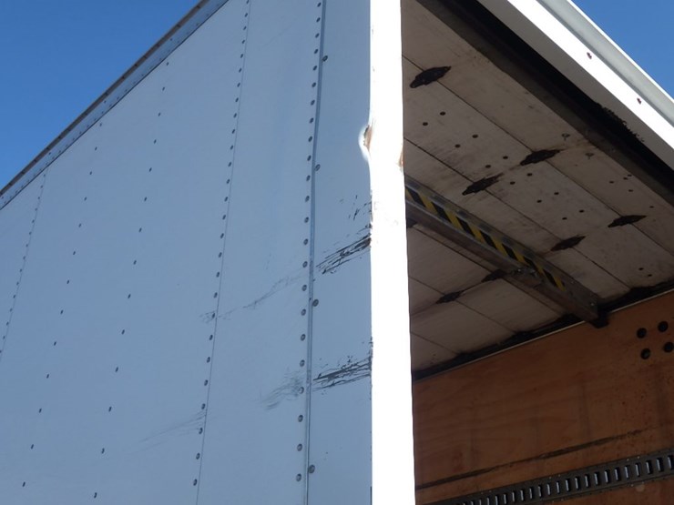 2020-hino-268a-image-9