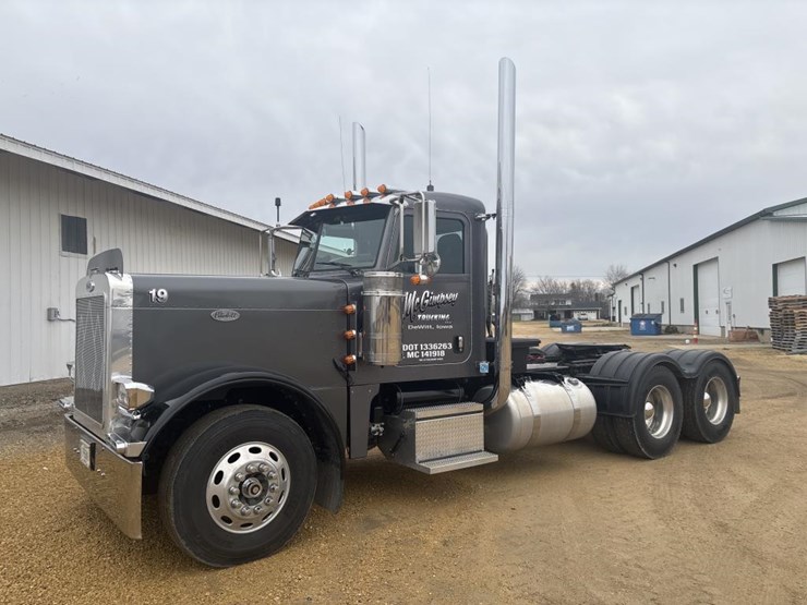 2006-peterbilt-379-image-1
