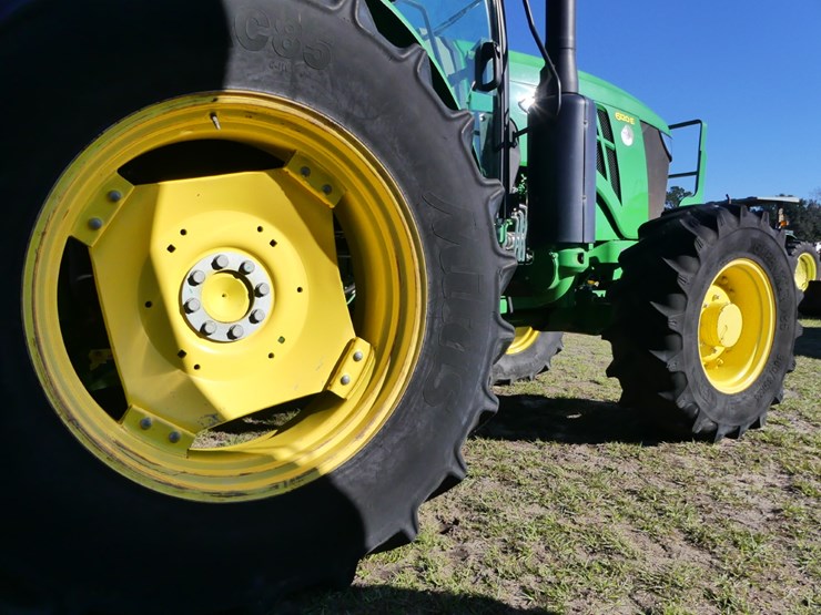 john-deere-6120e-image-8