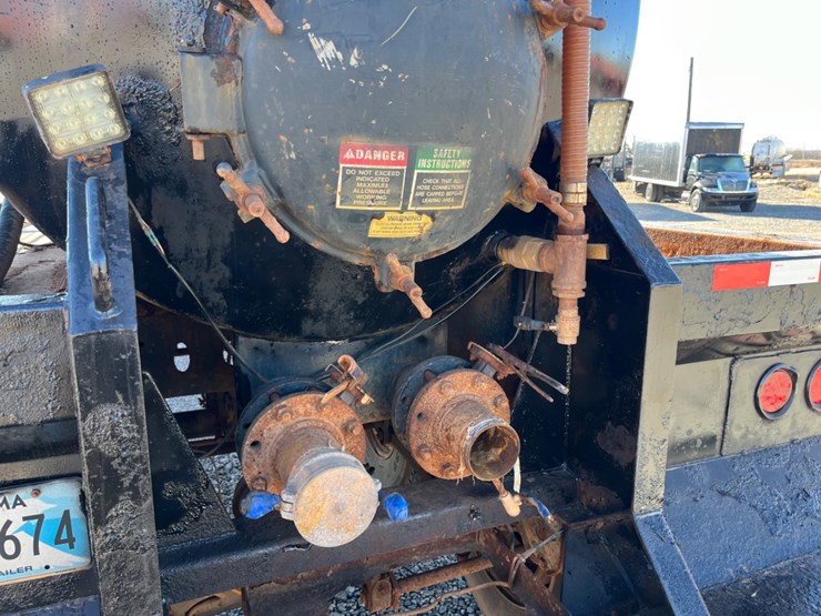 2012-southern-vac-130-bbl-steel-vacuum-trailer-image-12