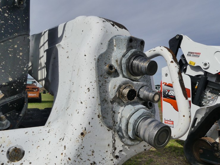 2020-bobcat-t76-image-13