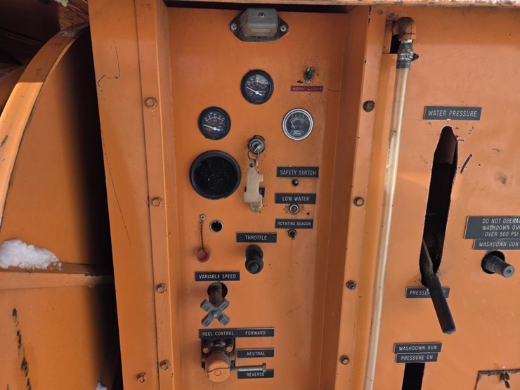 #5000-•-sewer-equipment-tandem-axle-sewer-jetter-trailer-image-26