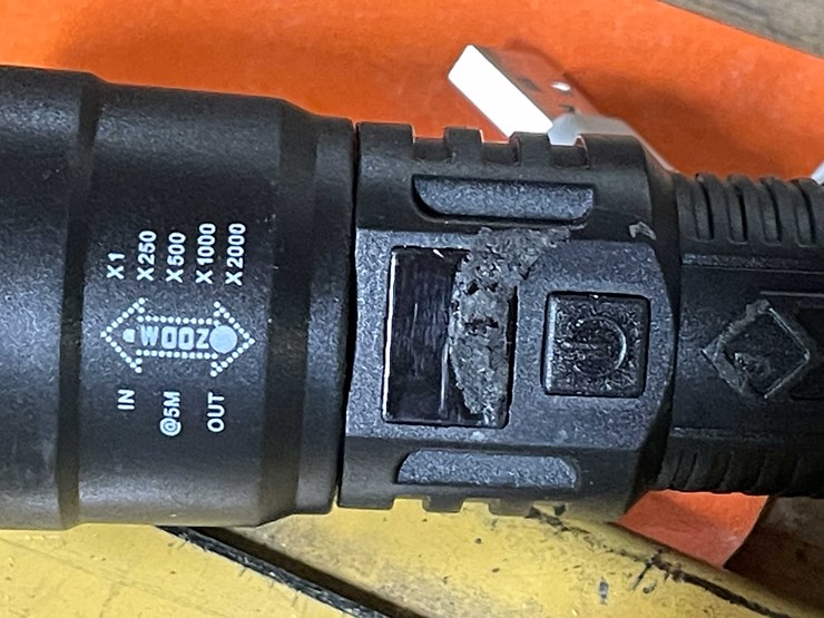 #2025-•-tactical-led-flashlight-(pr11)-image-5