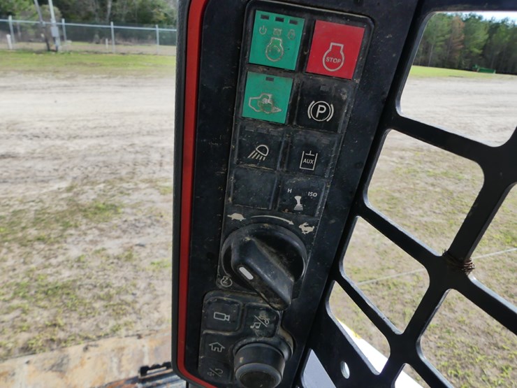 2020-bobcat-t76-image-16