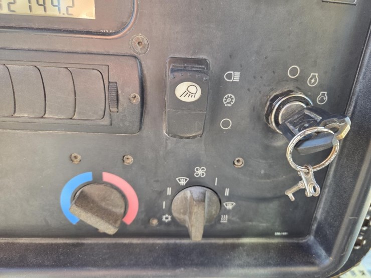 2007-caterpillar-d5n-lgp-image-52