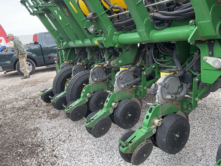 2013-john-deere-1790-image-14