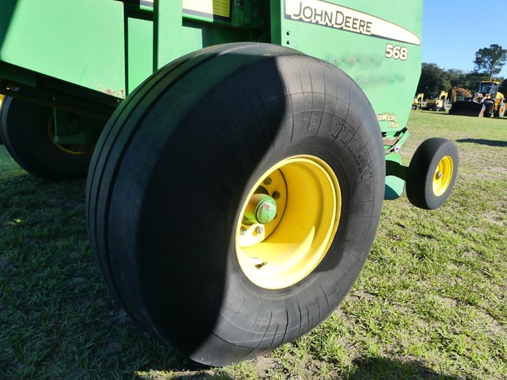 john-deere-568-image-5