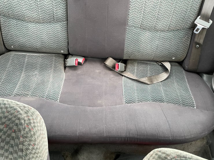 #1005-•-2004-pontiac-grand-am-sedan-(has-wi-title)-image-26