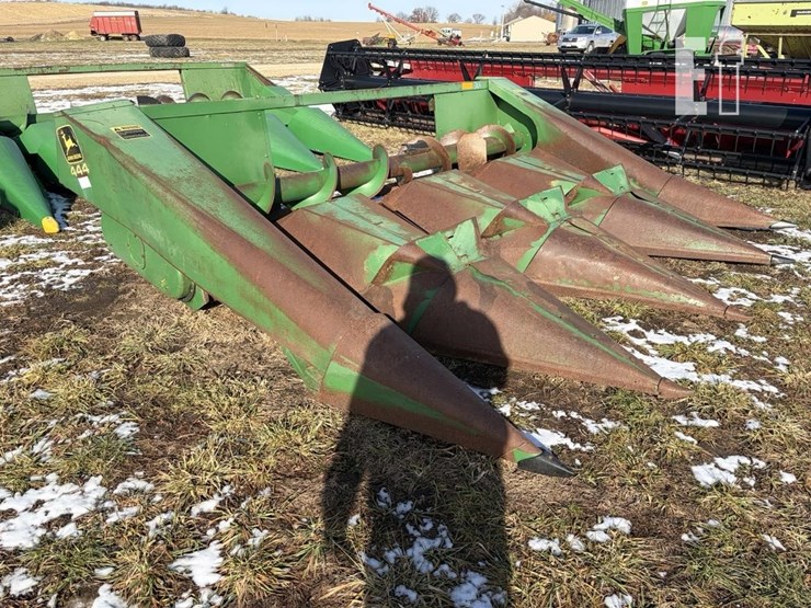 john-deere-444-image-4