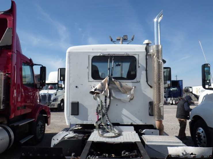 2016-peterbilt-579-image-13