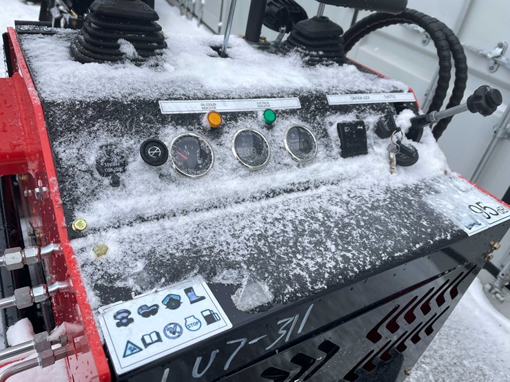 #4069-•-unused-mini-skid-steer-(o11)-image-8