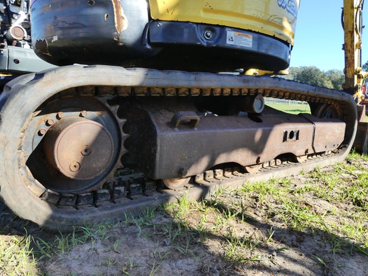 2016-yanmar-vio25-image-6