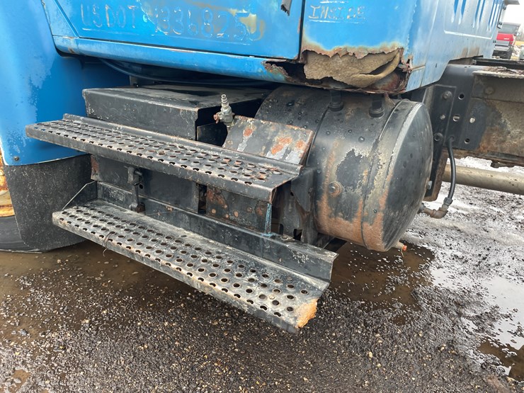 #1015-•-1992-navistar-international-transportation-flatbed-truck-(has-wi-title)-image-32