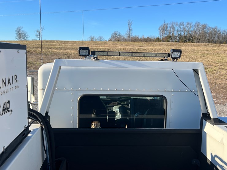 2008-kenworth-t300-image-26