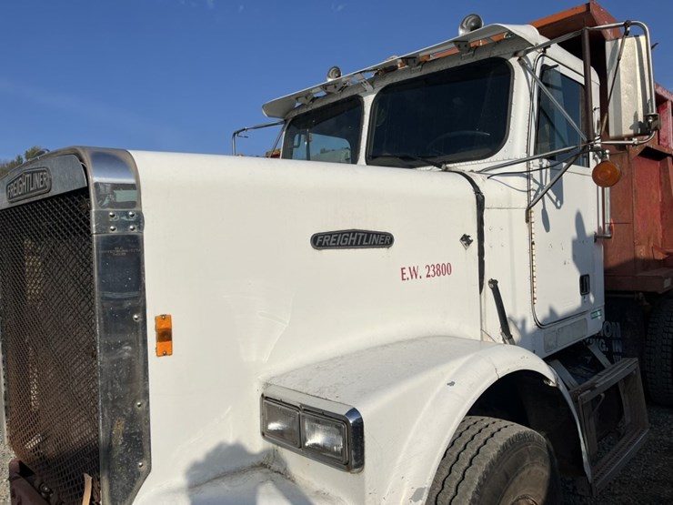 #2201-•-1988-freightliner-mb80-tandem-axle-dump-truck-image-9
