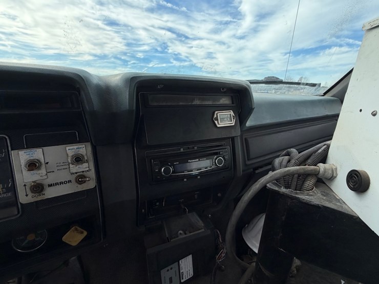 1994-ford-f700-image-11