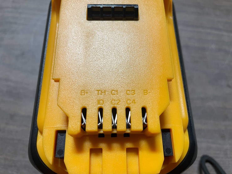 #2062-•-new-dewalt-compatible-60v-lithium-max-12-a.h-batteries-(cw)-image-5