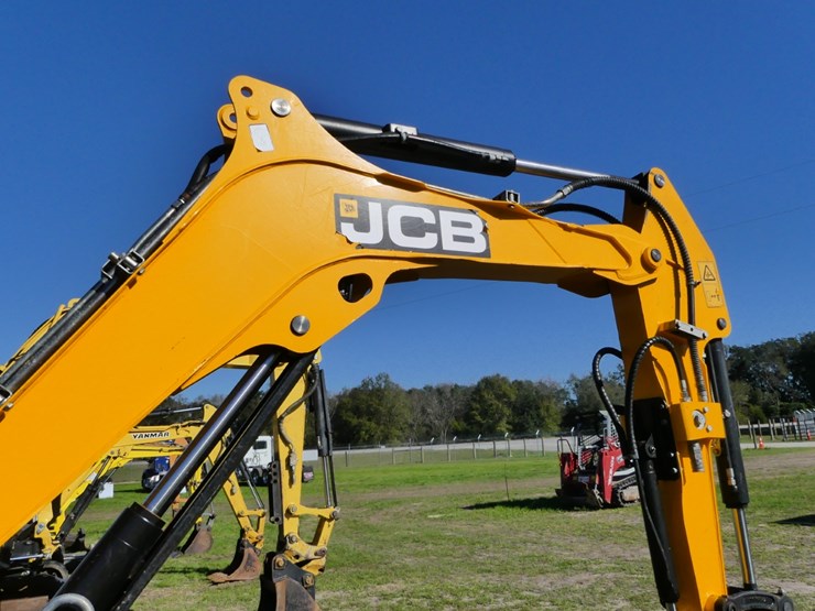 2024-jcb-35z-1-image-7