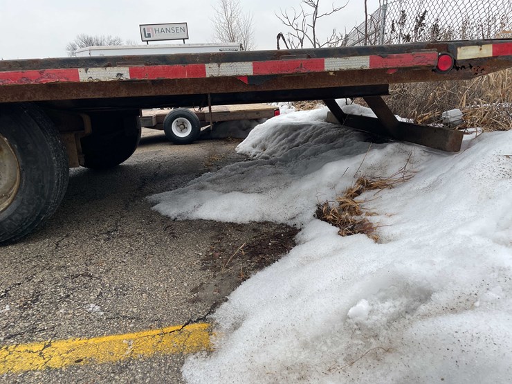 #1994-•-2017-trailer-(no-title)-(of)-image-26