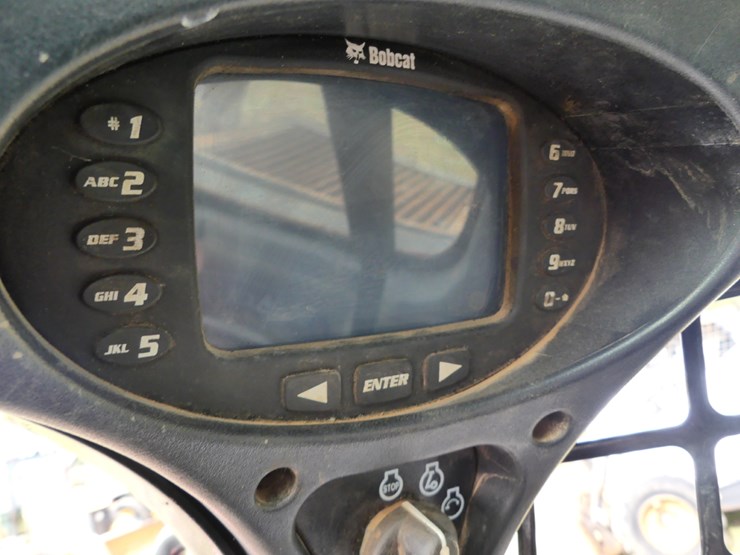 2013-bobcat-a770-image-12