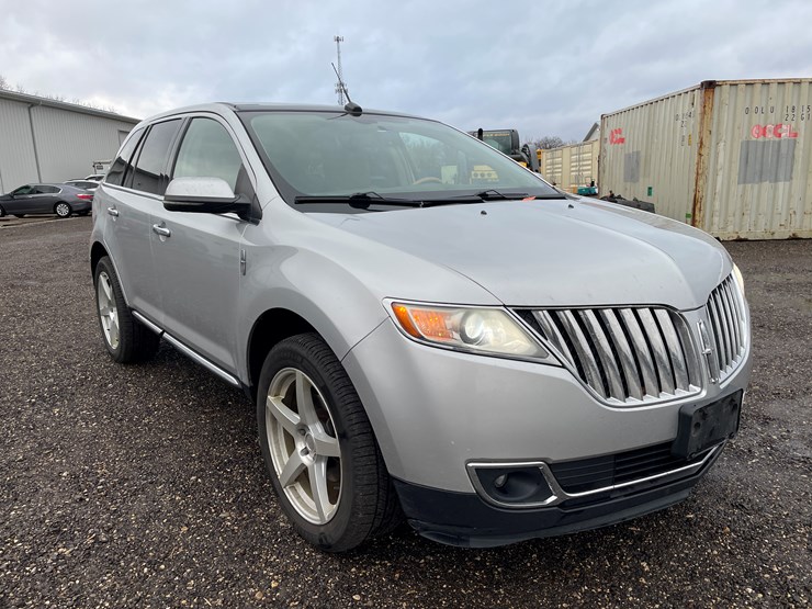 2012-lincoln-mkx-image-3