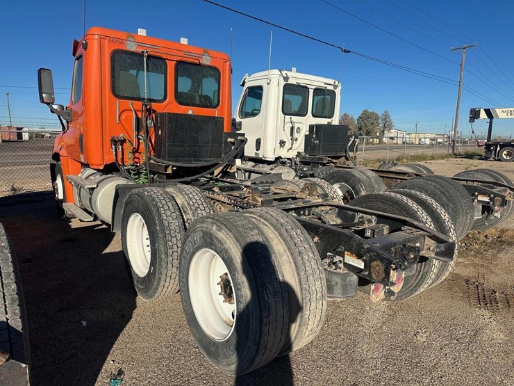 2014-freightliner-cascadia-image-5