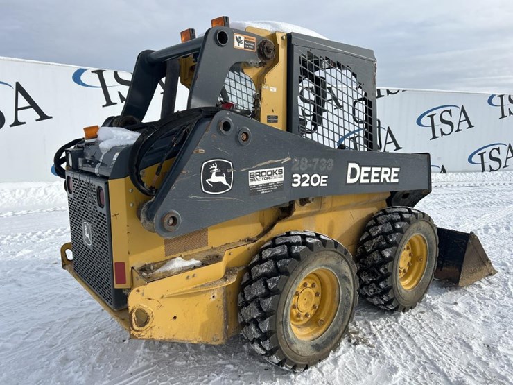 deere-320e-image-5