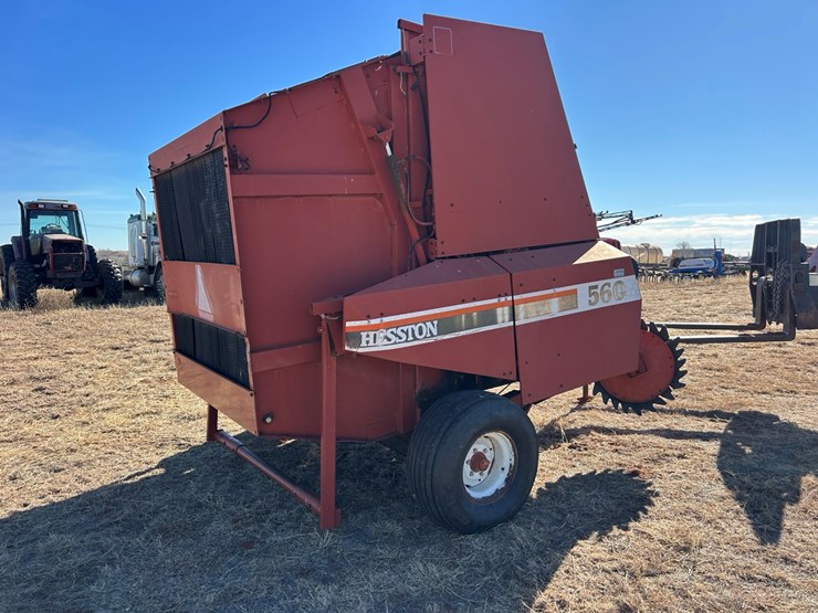 hesston-560-image-15
