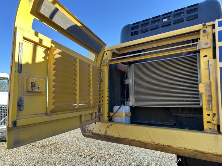 2014-komatsu-pc360-lc-10-image-37