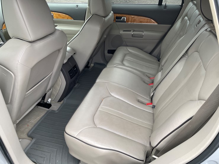 2012-lincoln-mkx-image-30