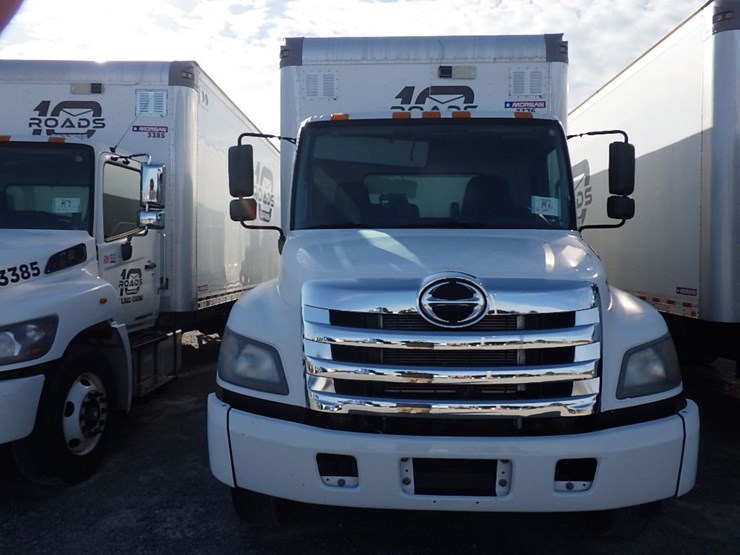 2020-hino-268a-image-2