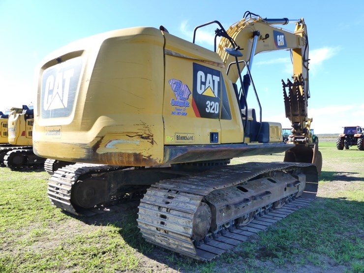 caterpillar-320-image-3