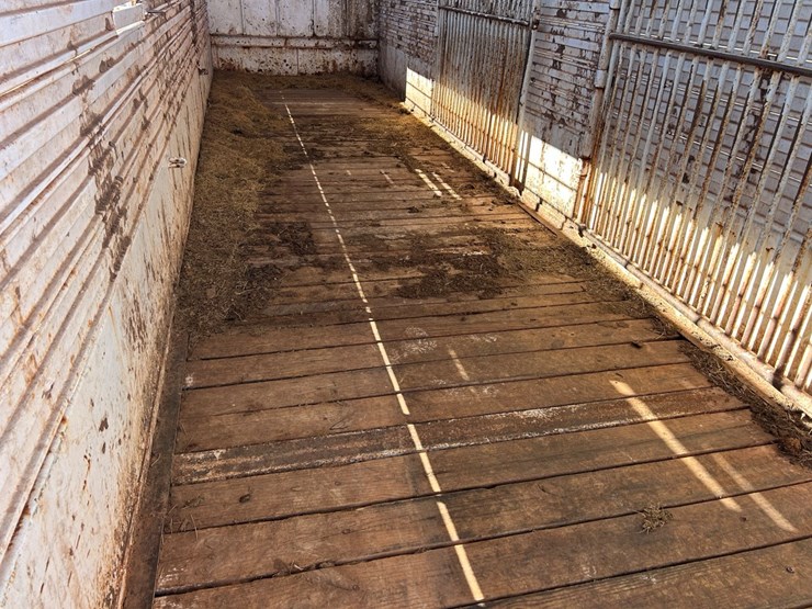 #83-•-1993-gooseneck-livestock-trailer-image-6