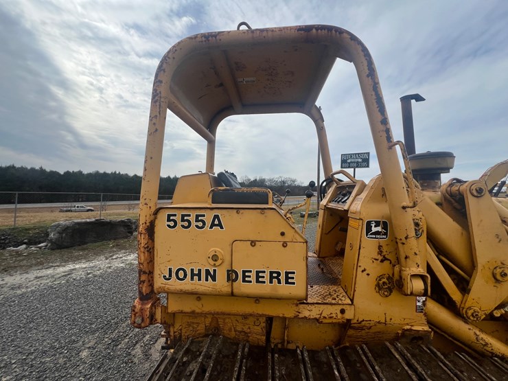 deere-555a-image-23
