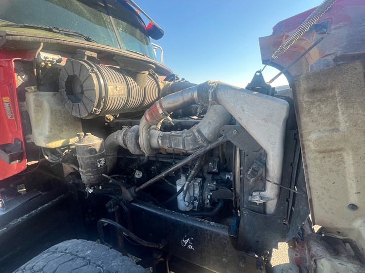 2004-mack-granite-cv713-image-33