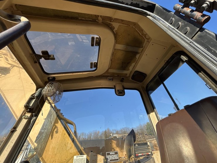 caterpillar-307-image-70