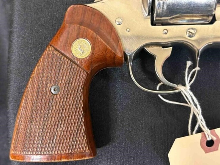 colt---python--357-mag.-revolver-image-3