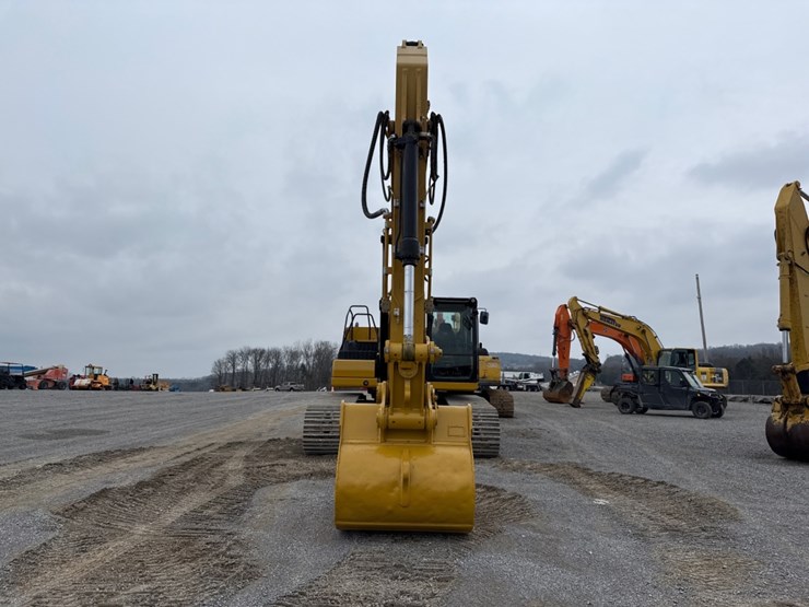 2021-caterpillar-330-image-6