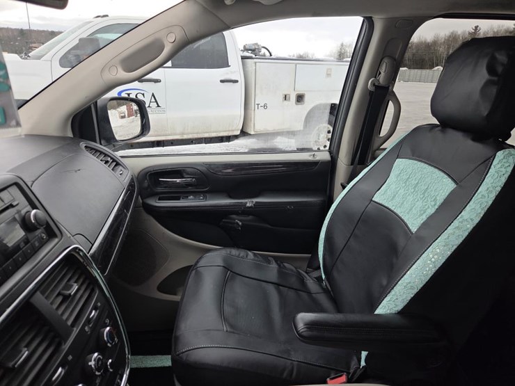 2012-dodge-grand-caravan-image-36