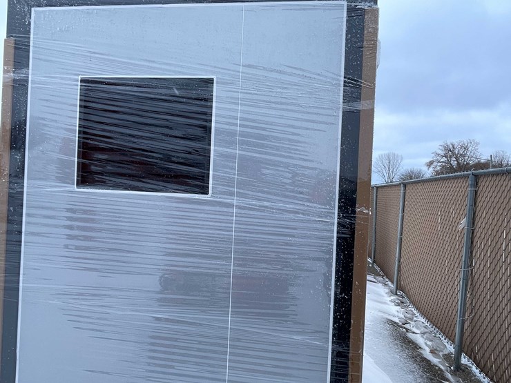 #4000-•-2025-unused-portable-restroom-(o10)-image-9