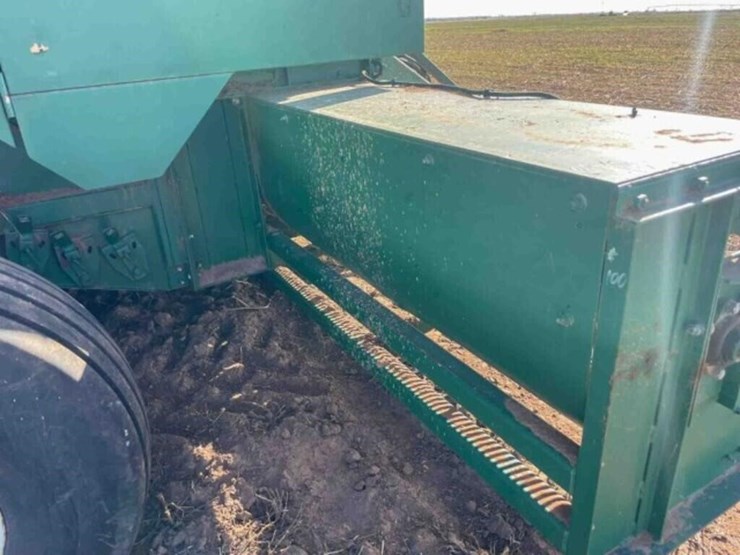 kmc-3360-peanut-harvester-image-10