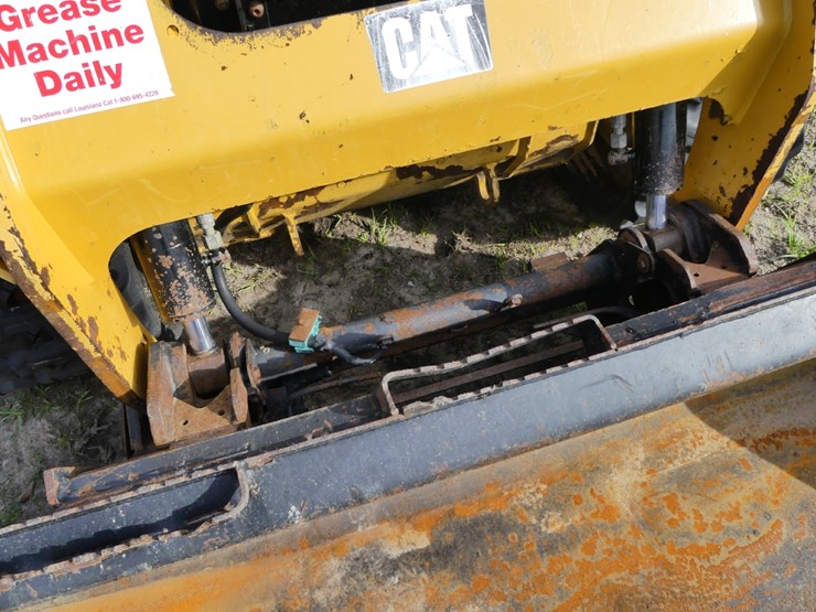 2019-caterpillar-259d-image-11