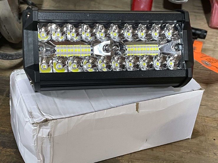 #2024-•-(2)-led-6-1/2"-l-work-lights,-12/24vdc-(pr11)-image-1