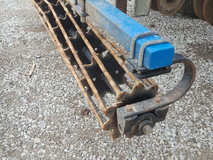 land-7431-29ft-disc,-vertical-tillage,-with-rear-basket,-walking-tandems,-19''-front-blades,-nice-image-8