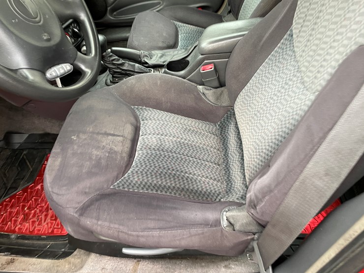 #1005-•-2004-pontiac-grand-am-sedan-(has-wi-title)-image-29