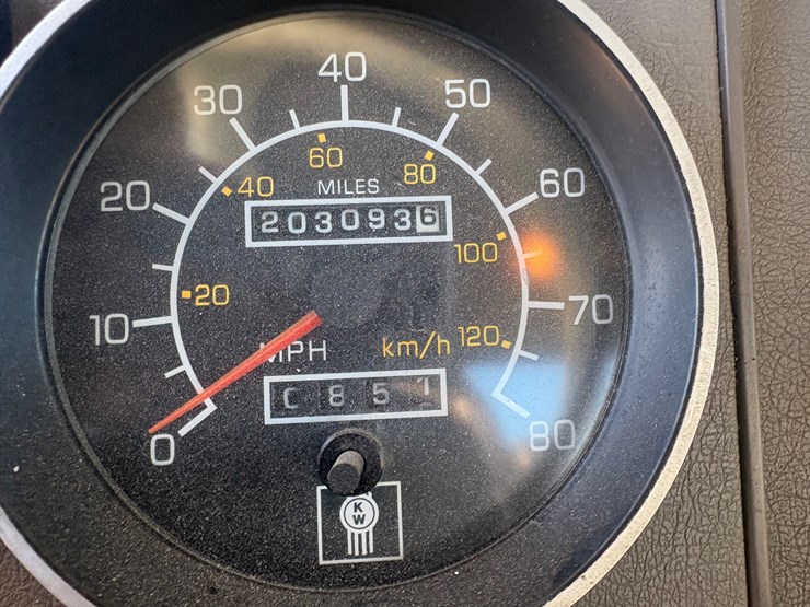 2008-kenworth-t300-image-18