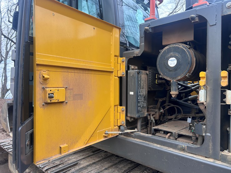 2022-volvo-ec220el-image-25