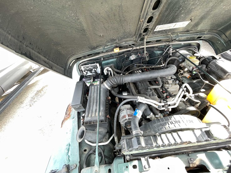 2000-jeep-wrangler-sport-image-62