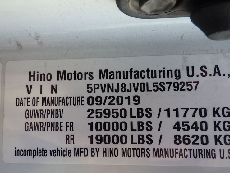 2020-hino-268a-image-12