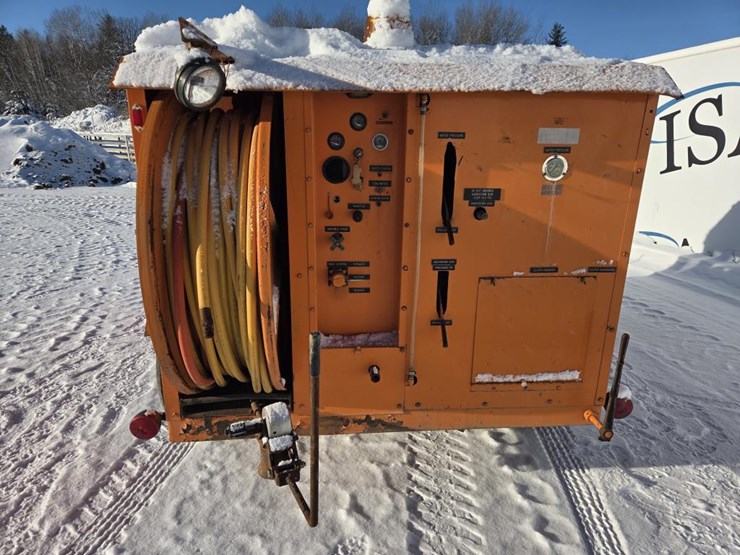 #5000-•-sewer-equipment-tandem-axle-sewer-jetter-trailer-image-4